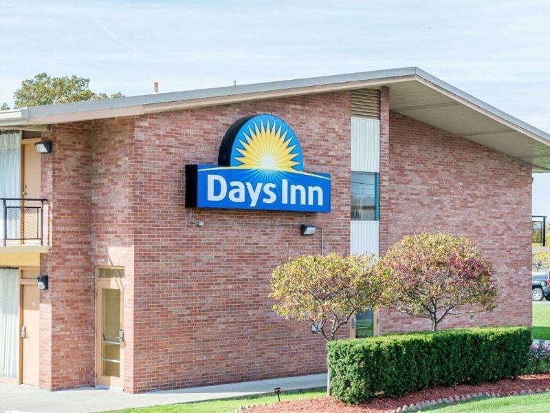 Days Inn By Wyndham Niles Luaran gambar
